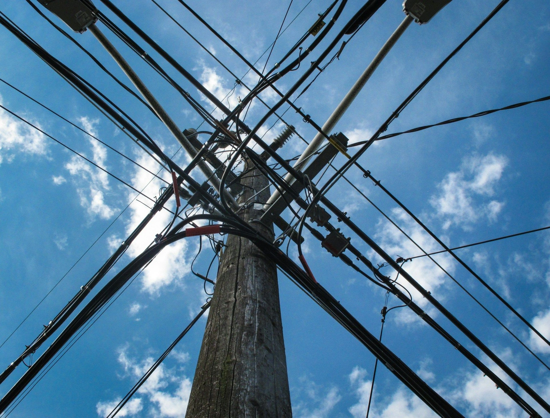 ATESTAT ANRE  pentru desfasurarea activitatilor legate de instalatiile electrice in Romania